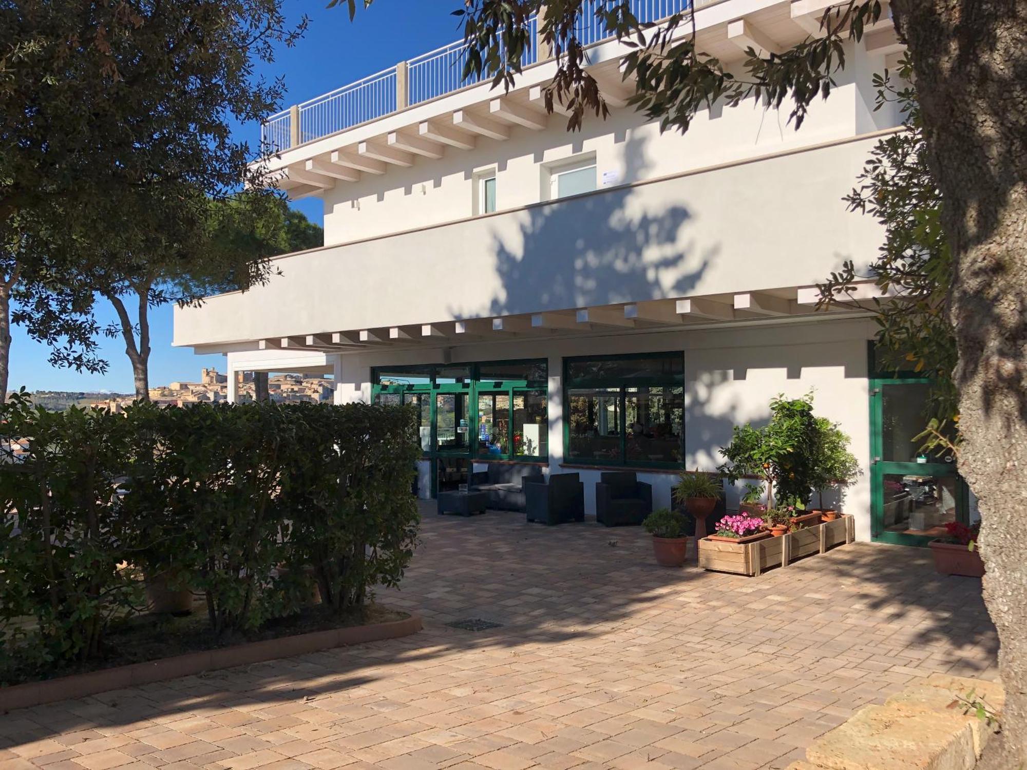 Casablanca Hotel تْشيفيتانوفا ماركي المظهر الخارجي الصورة